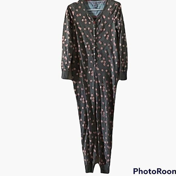 Jane and Bleecker Women's one piece grey pajamas with peppermint candy Size M - Picture 1 of 6